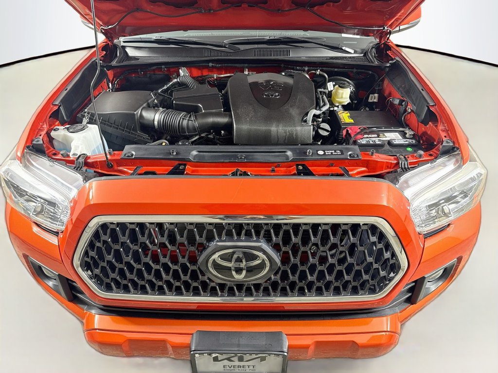 Used 2018 Toyota Tacoma TRD Sport w/ Technology Package AWD/4WD image 31