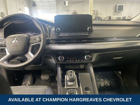 Used 2024 Mitsubishi Outlander SE AWD/4WD image 27
