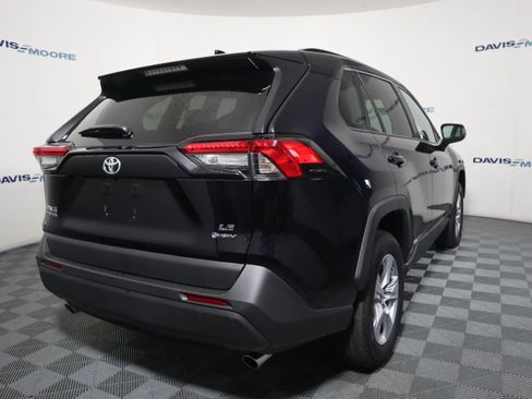 Used 2025 Toyota RAV4 LE AWD/4WD image 5