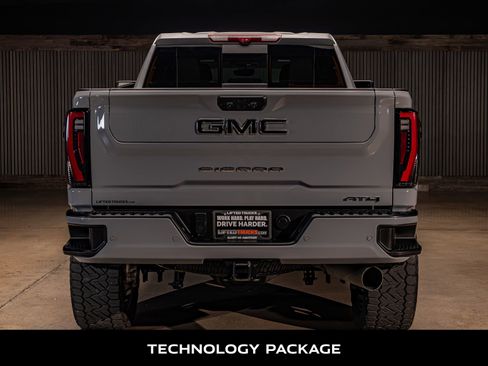 Used 2024 GMC Sierra 2500 AT4 w/ AT4 Premium Plus Package image 7