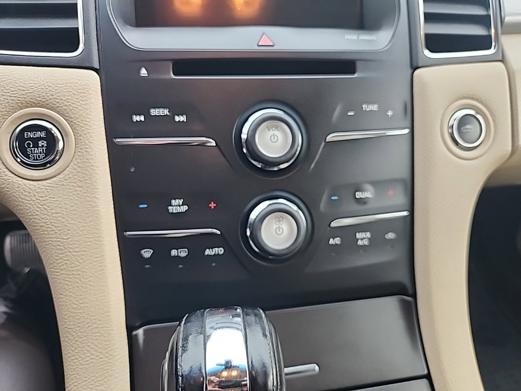 Used 2016 Ford Taurus SEL w/ Equipment Group 201A FWD image 22