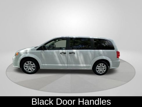 Used 2019 Dodge Grand Caravan SE FWD image 4