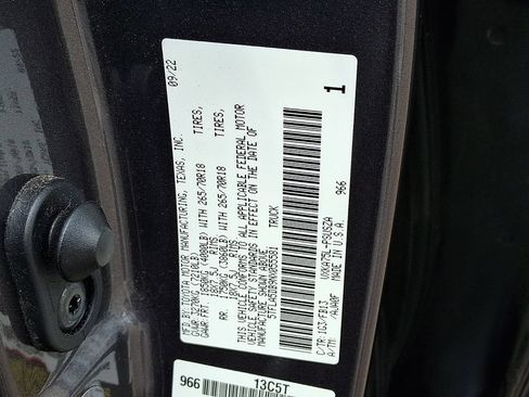 Used 2022 Toyota Tundra SR5 w/ SR5 Convenience Package AWD/4WD image 27