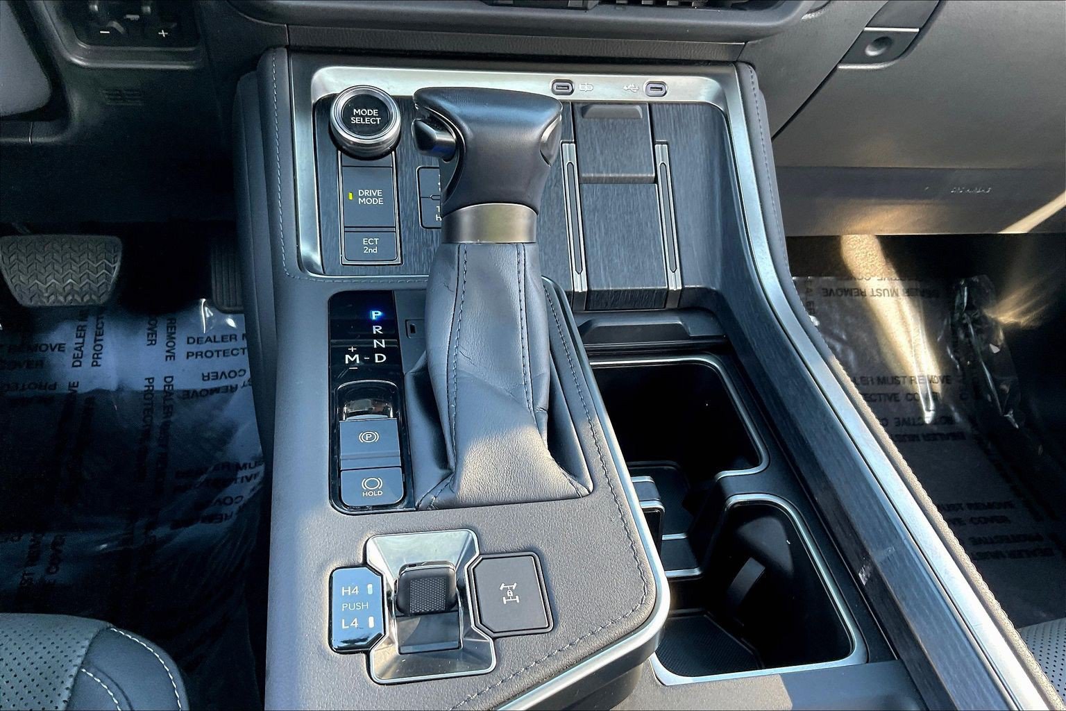 Used 2024 Lexus GX 550 w/ Accessory Package (Z1) AWD/4WD image 15