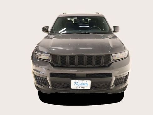 Used 2024 Jeep Grand Cherokee L Laredo image 3