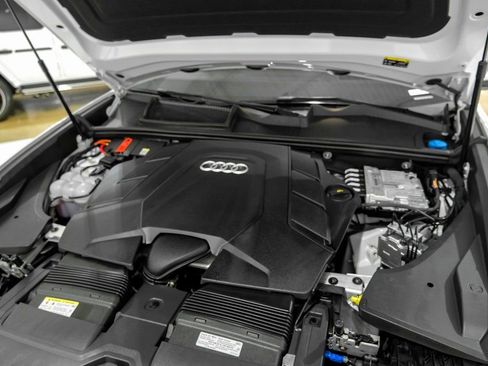 Used 2024 Audi Q8 Prestige image 43