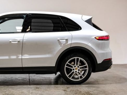 Used 2019 Porsche Cayenne AWD/4WD image 16