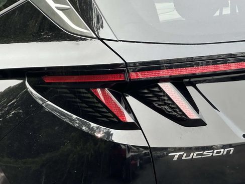 Used 2023 Hyundai Tucson Limited AWD/4WD image 9