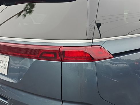 Certified 2024 Kia Carnival EX image 10