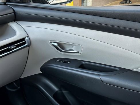 Used 2025 Hyundai Tucson SE image 26