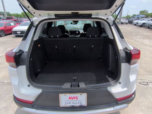 Used 2025 Chevrolet TrailBlazer LT AWD/4WD image 28