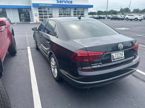 Used 2017 Volkswagen Passat 1.8T SEL Premium FWD image 6