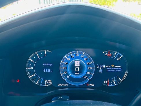 Used 2018 Cadillac Escalade 4WD image 31