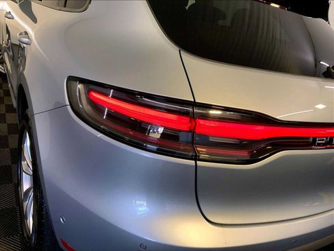 Certified 2023 Porsche Macan AWD/4WD image 30