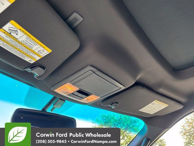 Used 2014 Ford Explorer XLT w/ Equipment Group 202A AWD/4WD image 20