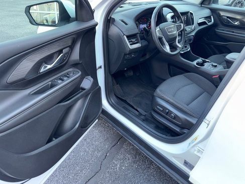 Used 2023 GMC Terrain SLE w/ Driver Convenience Package image 13