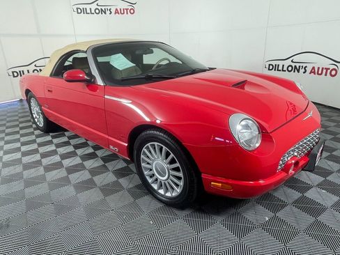 Used 2005 Ford Thunderbird Base image 10
