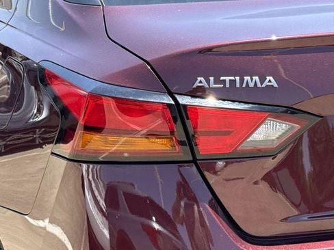 Used 2025 Nissan Altima 2.5 SV AWD/4WD image 6