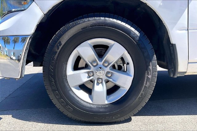 Used 2019 RAM 1500 Classic SLT AWD/4WD image 7