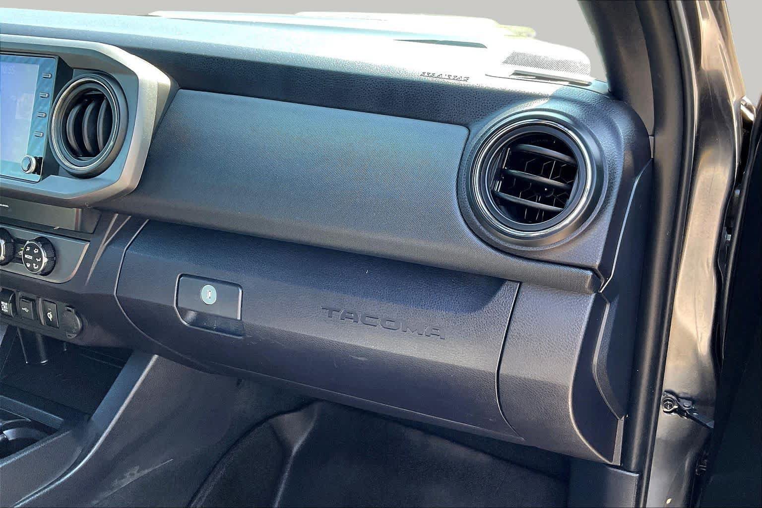 Used 2020 Toyota Tacoma TRD Sport AWD/4WD image 18