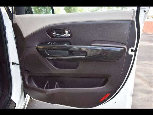 Used 2018 Kia Sedona SX Limited FWD image 37