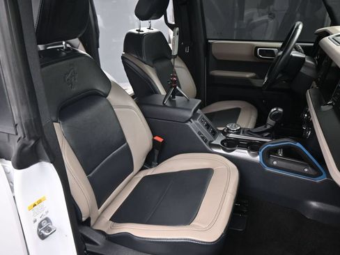 Certified 2023 Ford Bronco Wildtrak AWD/4WD image 5
