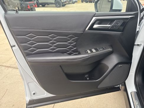 New 2026 Mitsubishi Outlander SEL image 5