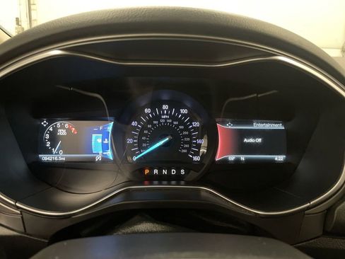 Used 2018 Ford Fusion SE w/ Fusion SE Technology Package image 6