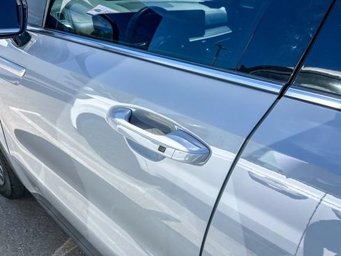 Certified 2025 Kia Sorento S w/ Panoramic Sunroof Package AWD/4WD image 9