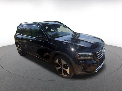 Used 2025 Mercedes-Benz GLB 250 image 2