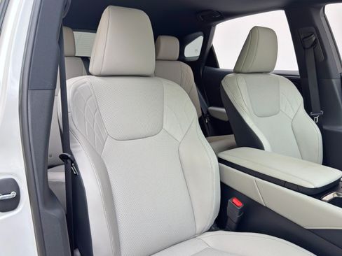 Used 2025 Lexus RX 350 Premium w/ Convenience Package FWD image 38