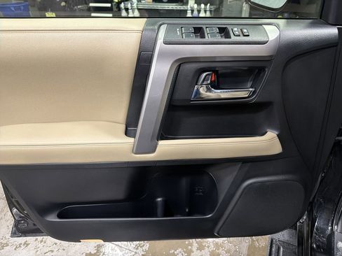 Used 2019 Toyota 4Runner SR5 Premium image 14