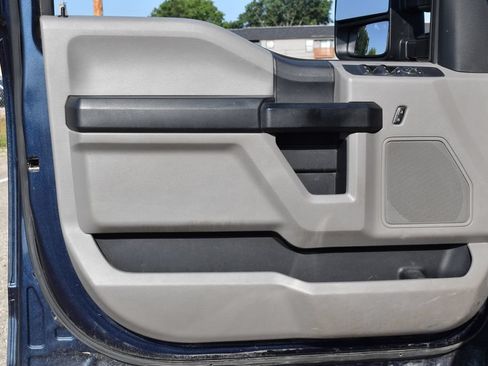 Used 2019 Ford F250 XL w/ STX Appearance Package AWD/4WD image 9
