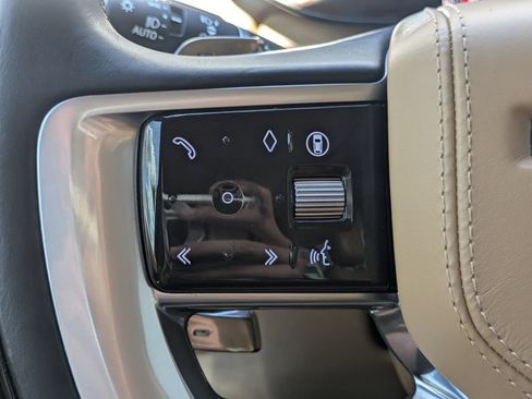 Certified 2025 Land Rover Range Rover SE AWD/4WD image 26