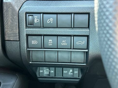Used 2025 Toyota Tacoma Limited AWD/4WD image 28