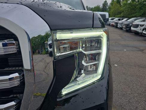Used 2021 GMC Sierra 1500 SLE AWD/4WD image 11