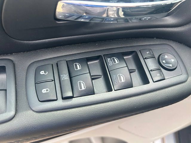 Used 2018 Dodge Grand Caravan SE w/ UConnect Hands-Free Group FWD image 20