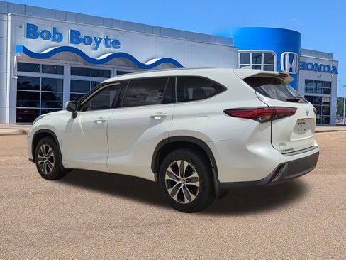 Used 2022 Toyota Highlander XLE FWD image 7
