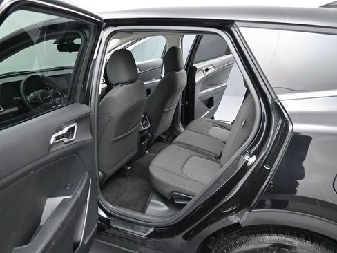 Used 2024 Kia Sportage LX image 17