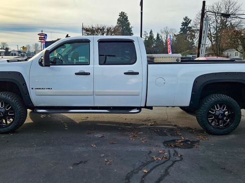 Used 2007 Chevrolet Silverado 3500 LT w/ 1LT Audio Package AWD/4WD image 11