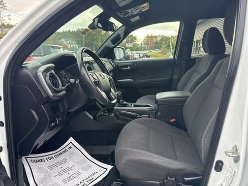 Used 2018 Toyota Tacoma TRD Off-Road image 6