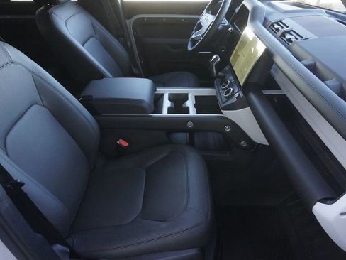 New 2026 Land Rover Defender 110 X-Dynamic SE image 23