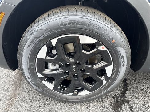 New 2025 Kia Sorento S image 8