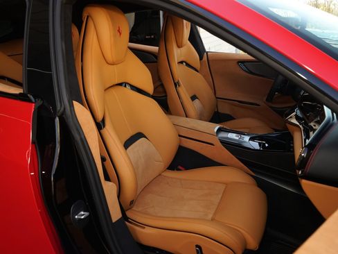 Used 2025 Ferrari Purosangue AWD/4WD image 10