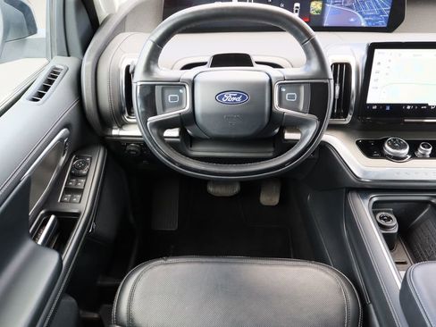 Used 2025 Ford Expedition Max Platinum AWD/4WD image 25