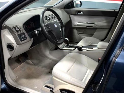 Used 2010 Volvo S40 2.4i image 14