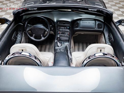 Used 2004 Chevrolet Corvette Convertible w/ Preferred Equipment Group RWD image 55