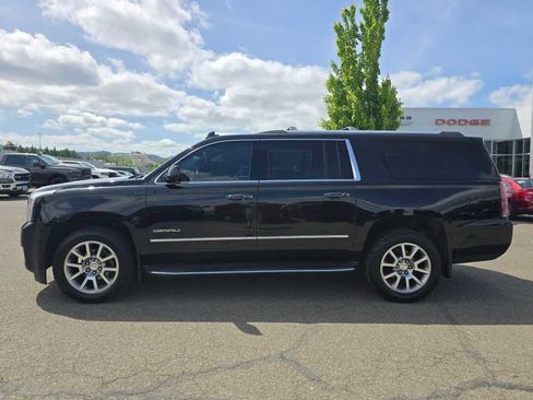 Used 2017 GMC Yukon XL Denali w/ Open Road Package AWD/4WD image 2