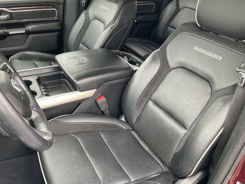 Used 2019 RAM 1500 Laramie AWD/4WD image 31
