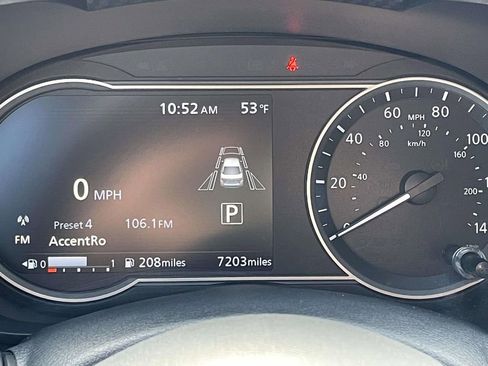 Used 2025 Nissan Versa SV w/ Trunk Package image 27